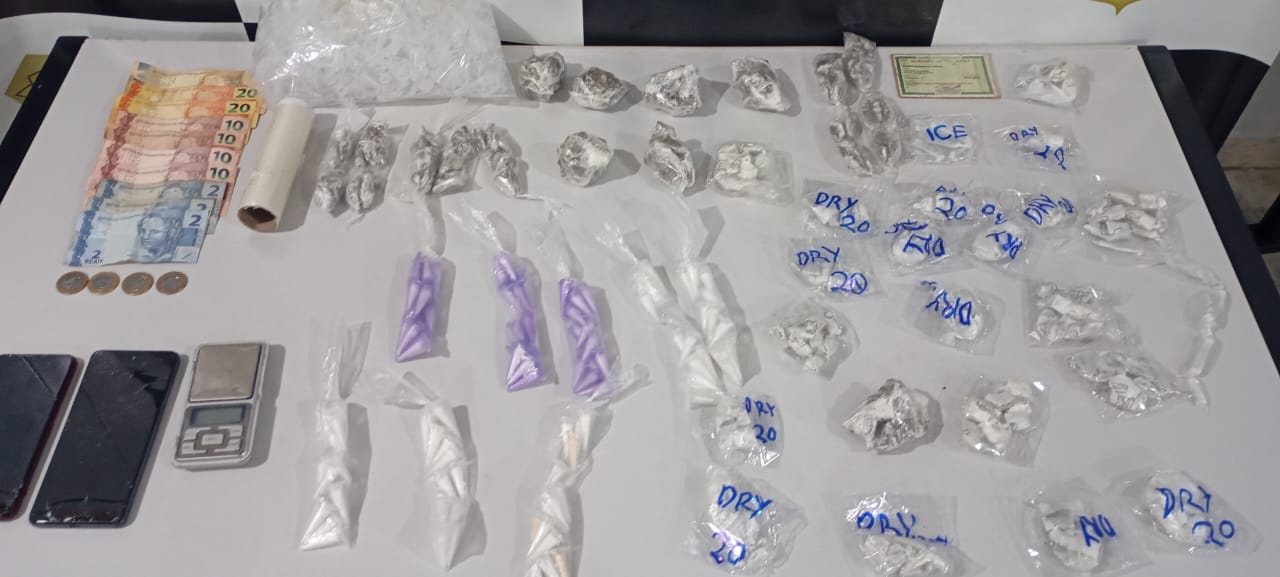 Foto 7 de 8 — Megaoperação prende três e apreende armas e drogas em Américo Brasiliense